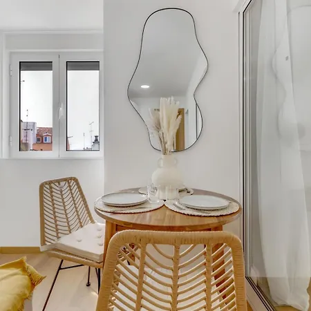 Apartment 1br Cosy Heart Of Santos W Ac | By Airnest Lissabon