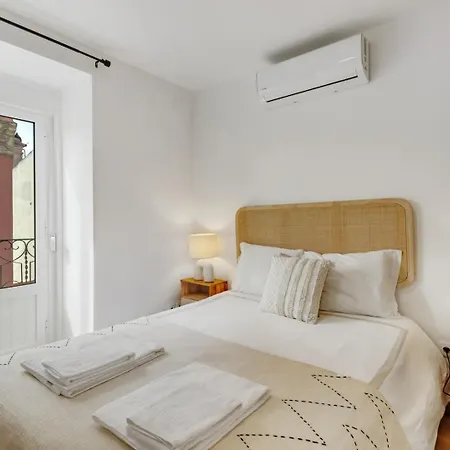 1br Cosy Heart Of Santos W Ac | By Airnest Apartament Lizbona