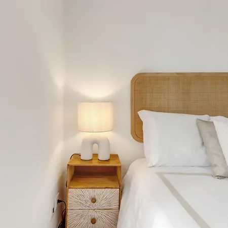 1br Cosy Heart Of Santos W Ac | By Airnest Apartamento Lisboa